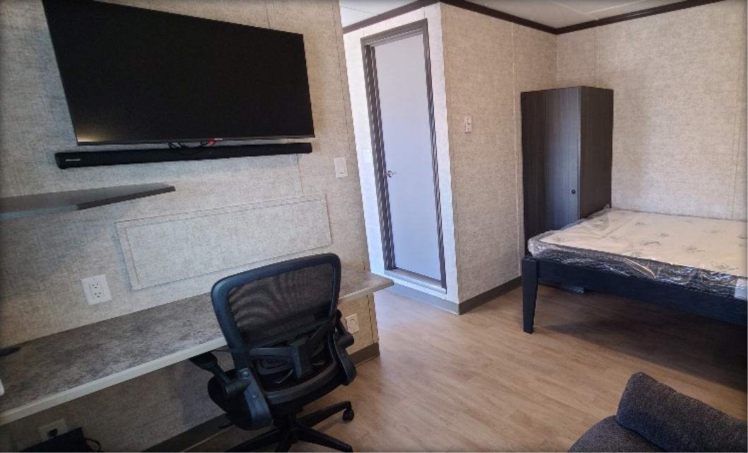 Interiors of a wellsite trailer provided by Whitetail rentals-2