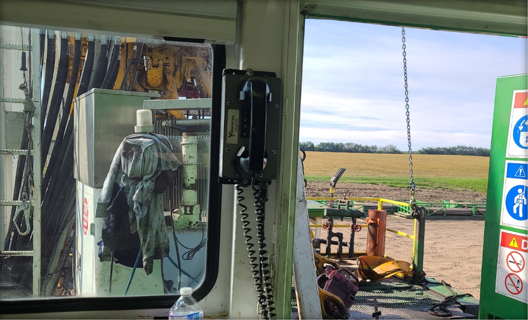 Rig-Phone-in-Doghouse installed by Whitetail Rentals as a remote communication service